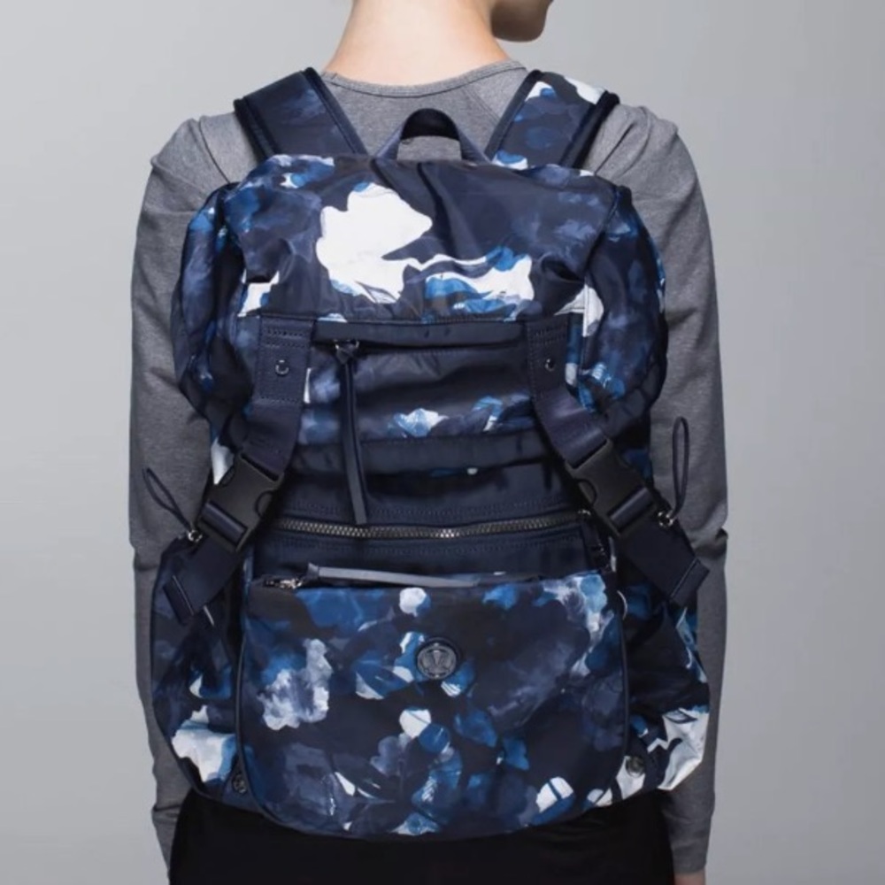 PERFECT CONDITION Lululemon Traveling Yogini